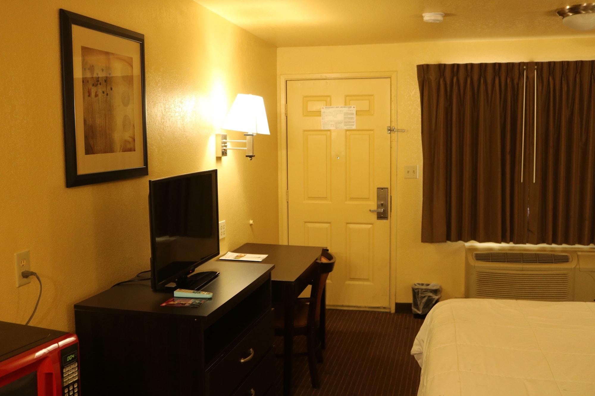 Days By Wyndham South 2* Fresno