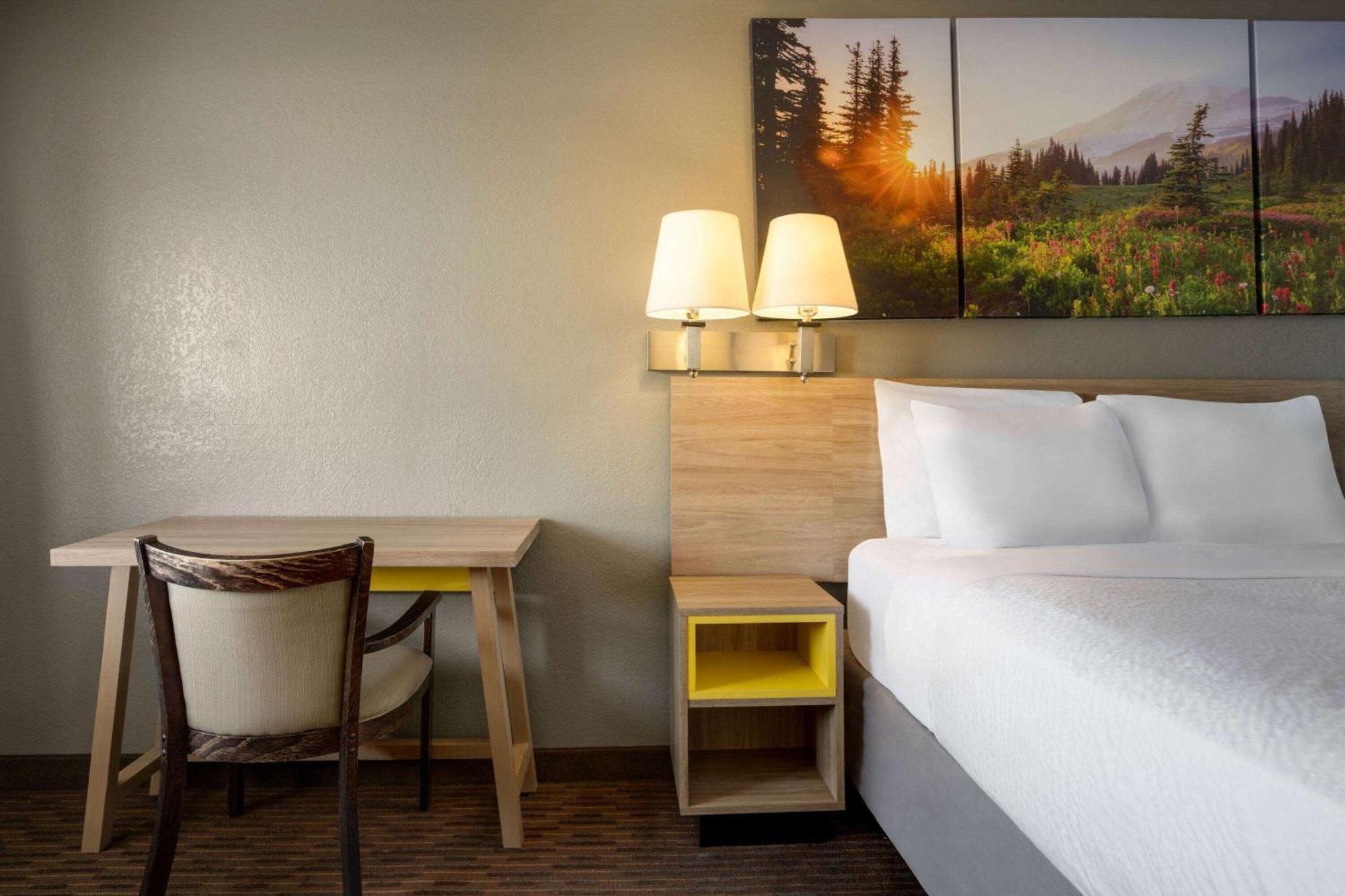 Days By Wyndham South Hotel 2*
