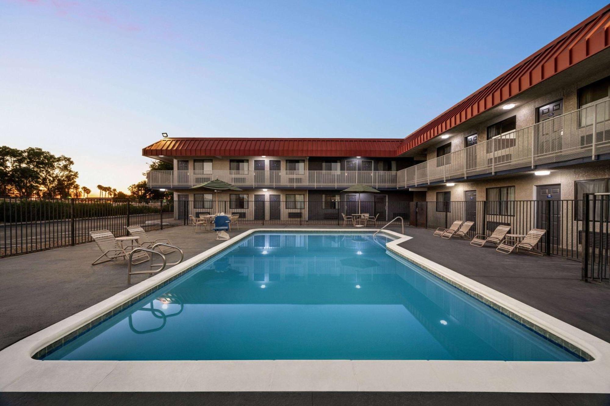 Days By Wyndham South